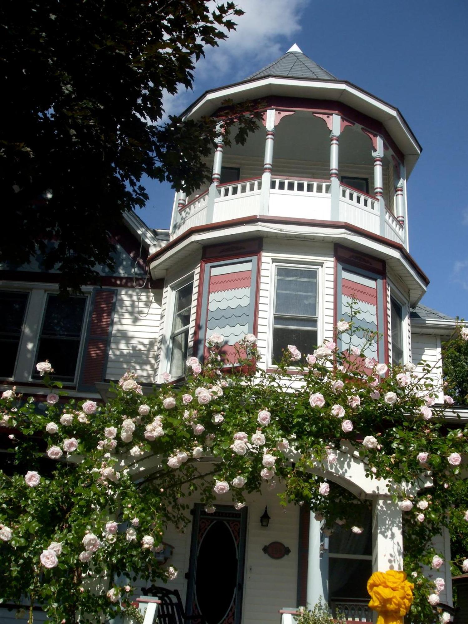 Bondy House Bed & Breakfast Amherstburg Exterior photo